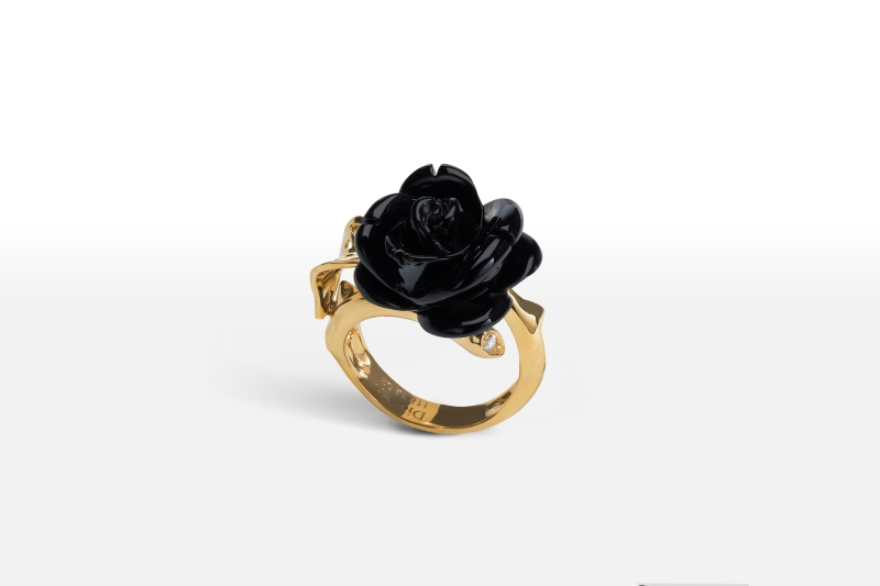 "Rose Dior Pré Catalan"  ring in 18k yellow gold and onyx
